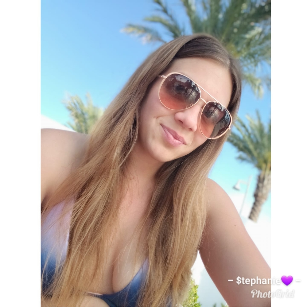 Meet your Posher, Stephanie